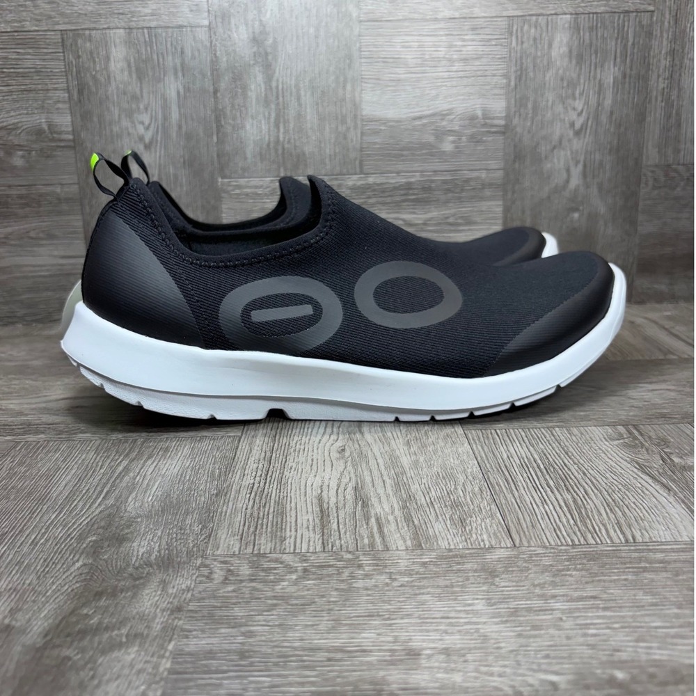 OOFOS OOmg Sport Recovery Shoe Men Size 12 Black White Slip On 5085 NEW